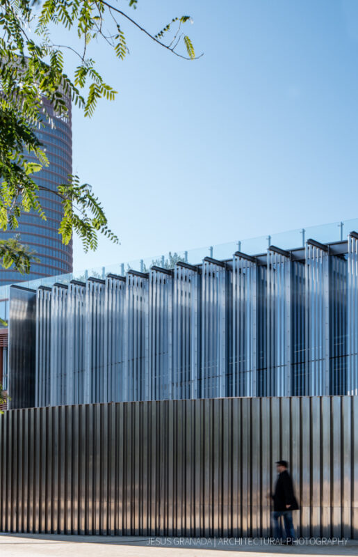 Caixaforum Sevilla. Terraza de zona de cafeetería.