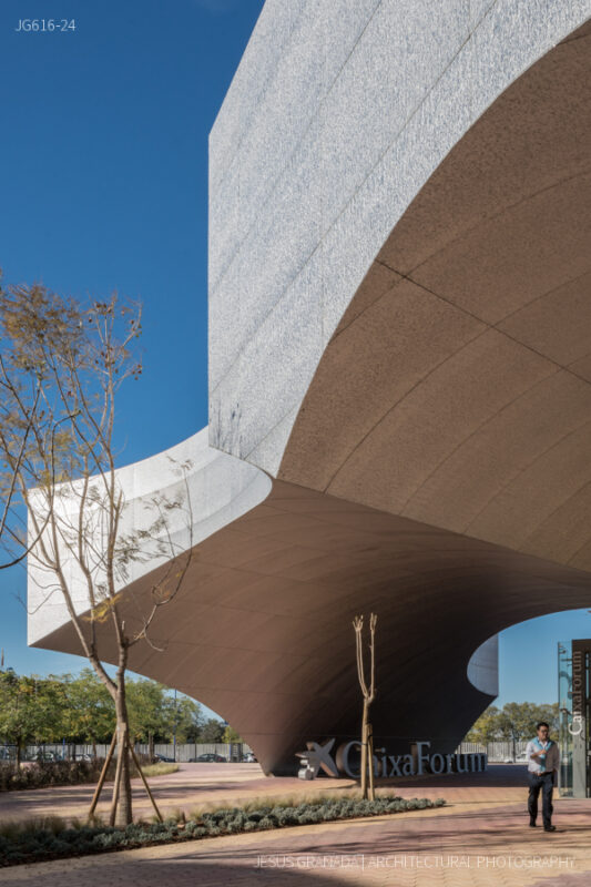 Caixaforum Sevilla. Marquesina de acceso.
