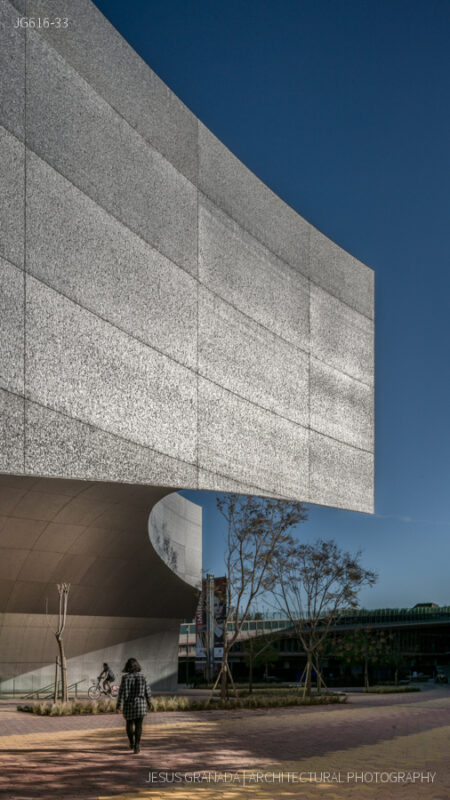 Caixaforum Sevilla. Marquesina de acceso.