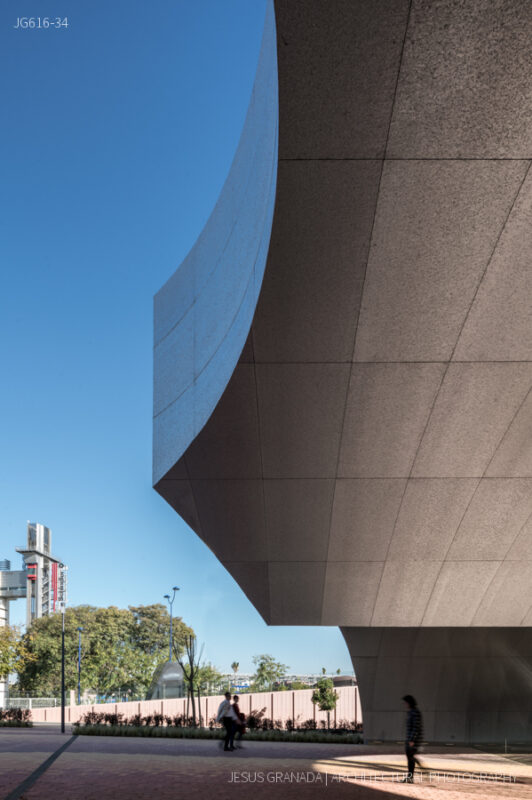 Caixaforum Sevilla. Marquesina de acceso.