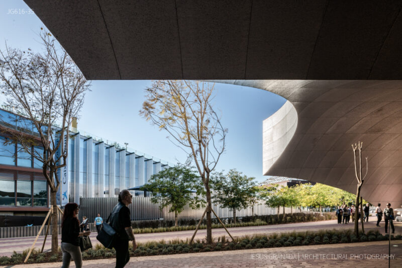 Caixaforum Sevilla. Marquesina de acceso.