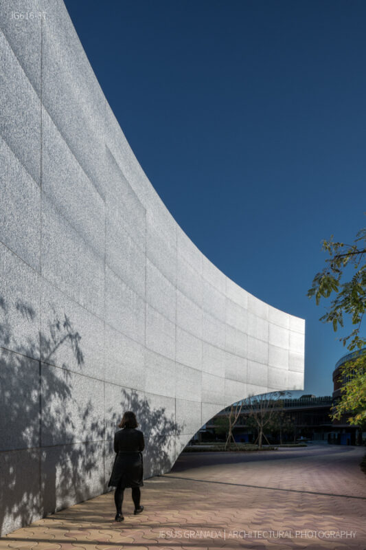 Caixaforum Sevilla. Marquesina de acceso. Detalle.