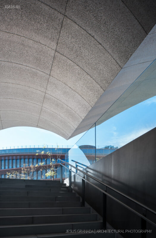 Caixaforum Sevilla. Acceso bajo marquesina.