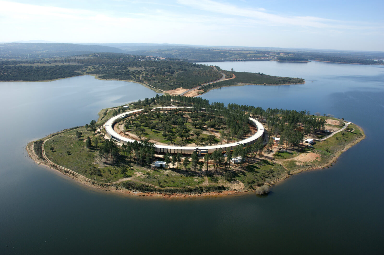 CENTRO INTERNACIONAL DE INNOVACIÓN DEPORTIVA EN EL MEDIO NATURAL “EL ANILLO”