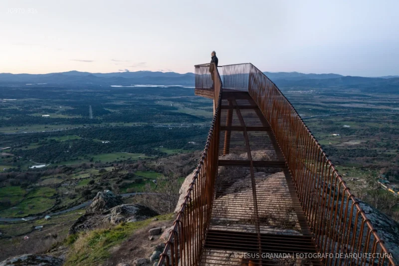 MIRADOR-CABEZABELLOSA-CACERES-ACID-ACERO-JG970-83s-3 Mirador del Castillo en Cabezabellosa, (Cáceres) España