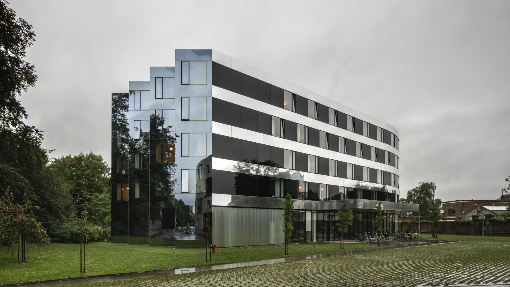 Centro residencial para mayores GZA, Amberes, Bélgica  |  Xavieer de Geyter, arquitecto