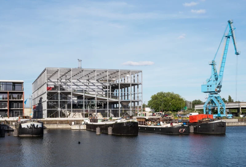 Edificio escolar multifuncional en Gante, Bélgica 