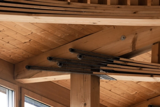 Pabellón de usos múltiples en Vrin, Suiza  |  Gion Caminada, arquitecto