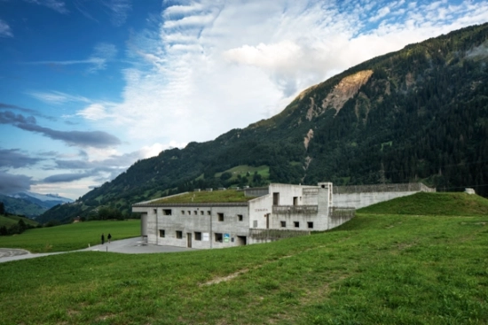 <em>Sennaria</em>, Fábrica de quesos, Disentis-Mustér, Suiza  |  Gion Caminada, arquitecto