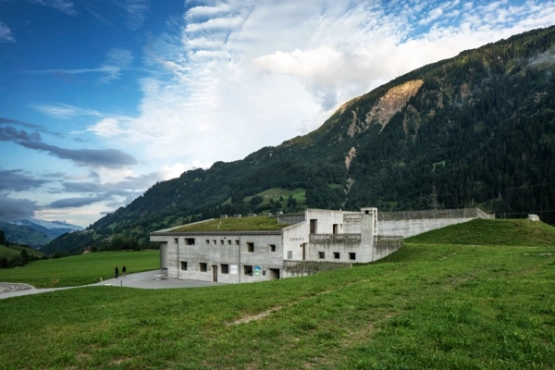 <em>Sennaria</em>, Fábrica de quesos, Disentis-Mustér, Suiza  |  Gion Caminada, arquitecto
