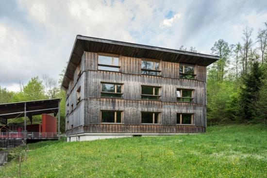 Edificio administrativo del Museo Ballenberg al aire libre ,Hofstetten bei Brienz, Suiza