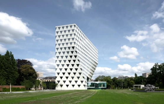 Delegación Provincial de Amberes, Bélgica  |  Xaveer De Geyter, arquitecto 